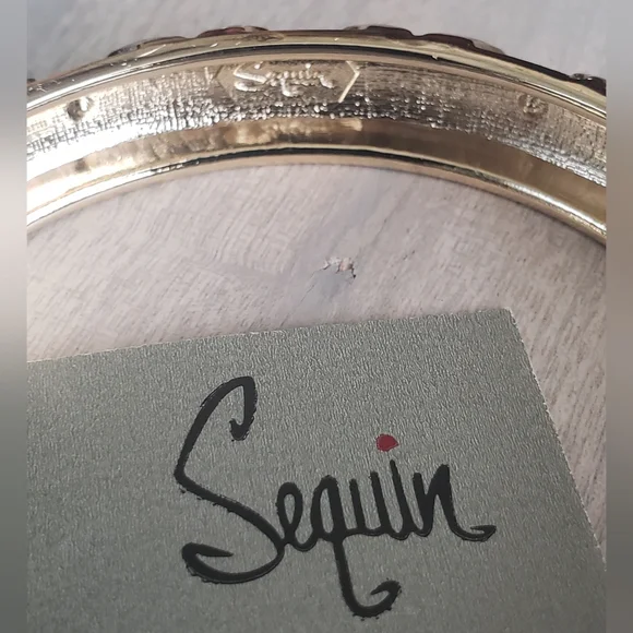 NWT Sequin Nordstrom Rack Goldtone Rhinestone Bracelet - Picture 2 of 3